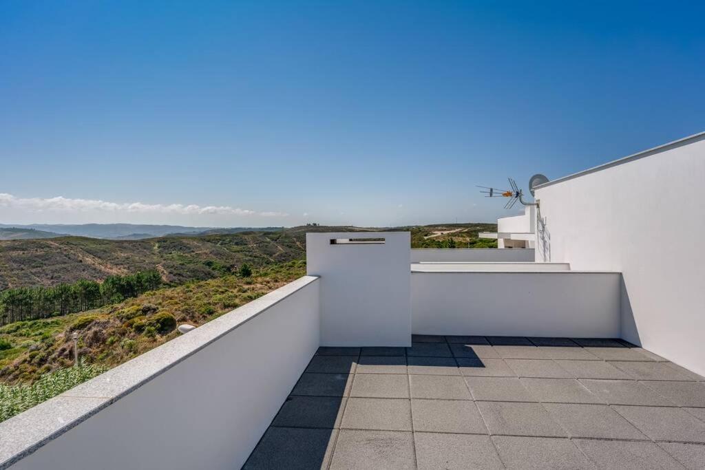 Happiness Apartment - 2Bedroom Apt In Aljezur Εξωτερικό φωτογραφία